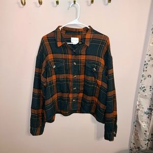 American Eagle cropped flannel